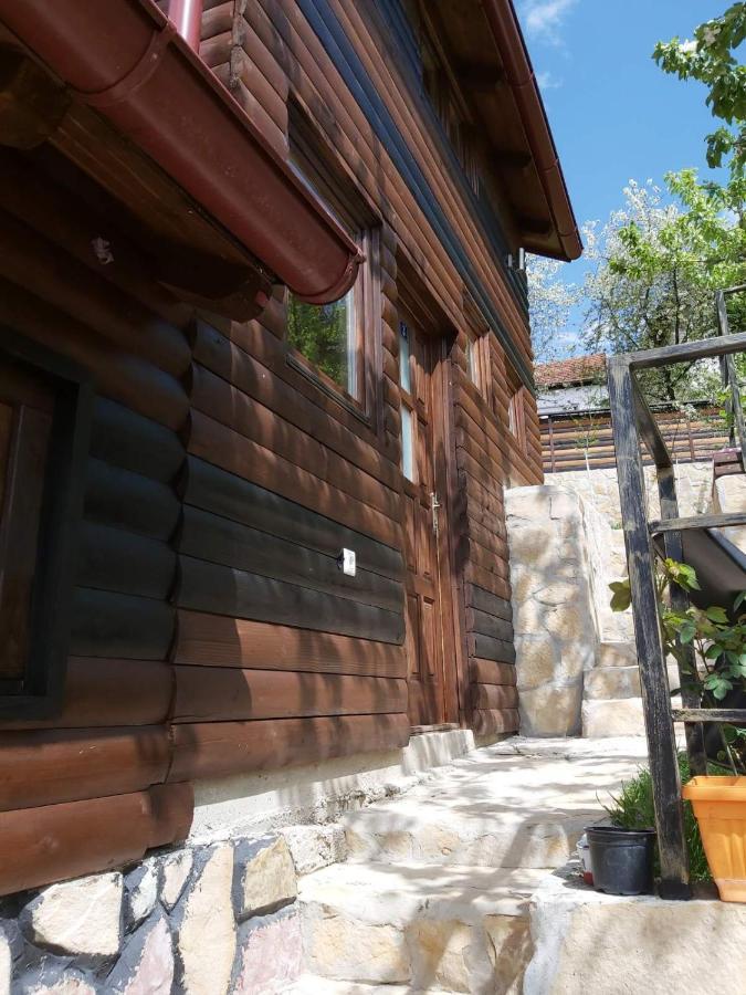 Bungalow 3 With 1 Room ซาราเยโว ภายนอก รูปภาพ