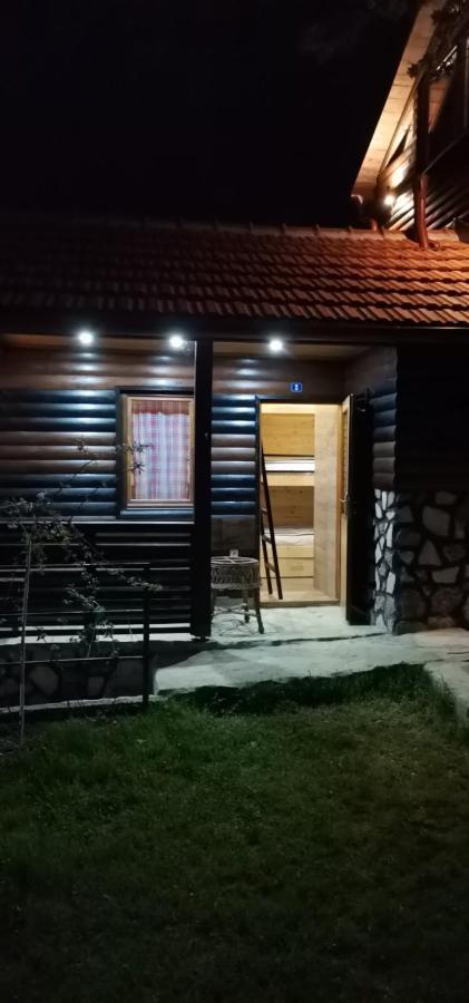 Bungalow 3 With 1 Room ซาราเยโว ภายนอก รูปภาพ